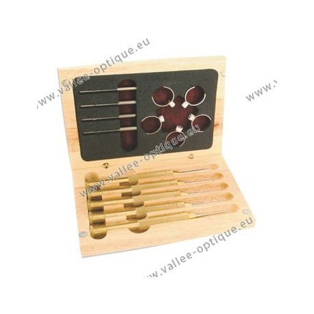 Set of screwdrivers, nut wrenches and screwing rings