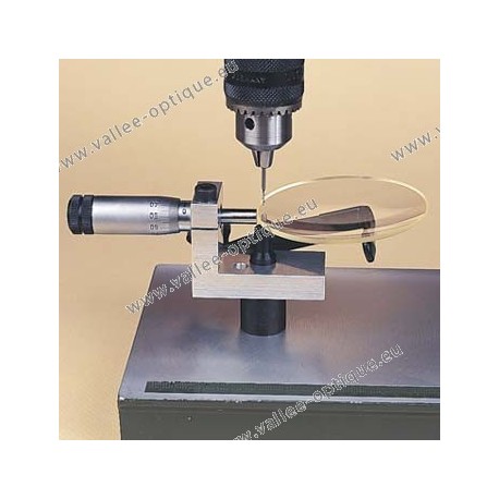 Drilling equipment with micrometric screw